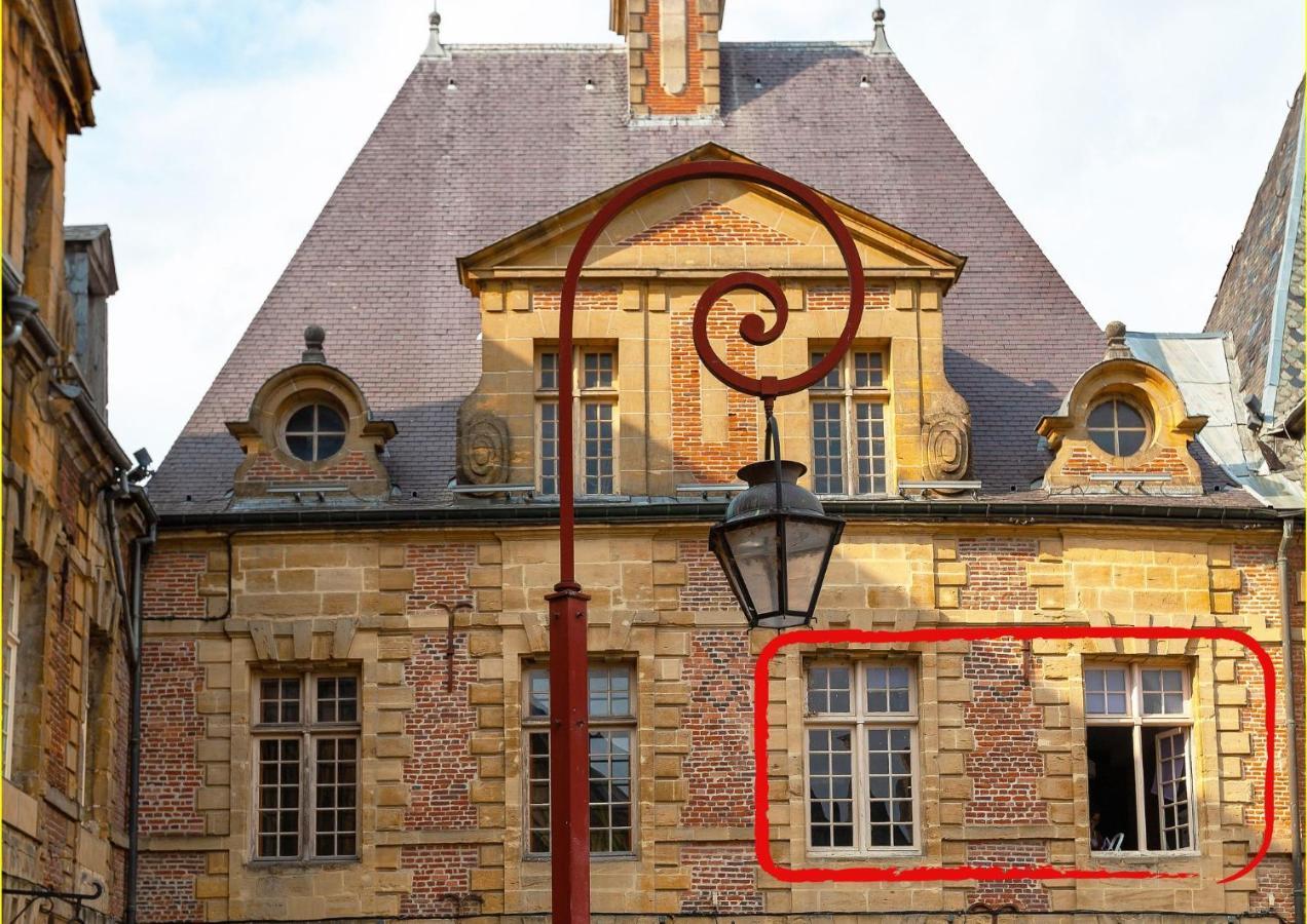 Charleville-Mezieres: Belle Vue Place Ducale Экстерьер фото